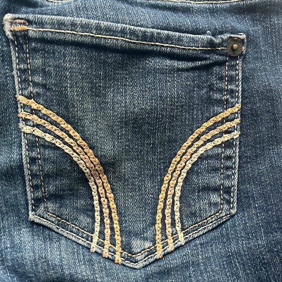 Holister socal stretch , 26, 3 . Jean shorts cuffed - Picture 8 of 11